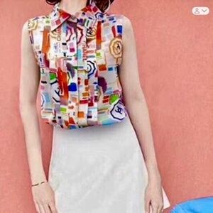 CHANEL CC LOGO Sleeveless BLOUSE TOP Multicolor Silk